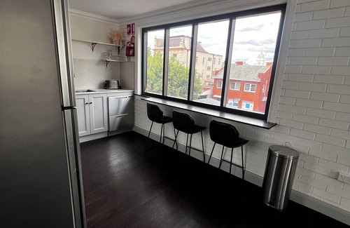 Dubbo Apartment | 2 bedroom Apartment in CBD- great for business trip/family weekend. sleeps 7