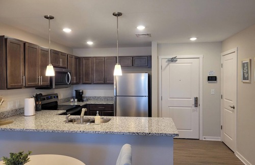 Fenton Apartment | 2-Bedroom apartment in Fenton, MI with Wi-Fi, Fitness Center, & in-unit Laundry!