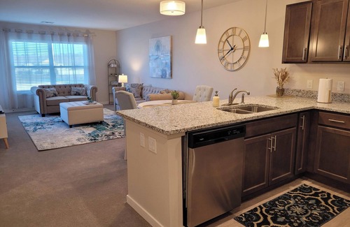 Fenton Apartment | 2-Bedroom apartment in Fenton, MI with Wi-Fi, Fitness Center, & in-unit Laundry!