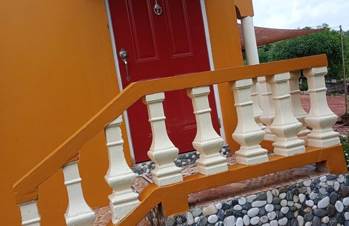 Porus Apartment | 2-bedroom apartment in delightful Cross Keys with WiFi. Best climate in Jamaica.