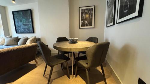 Chelsea Riverside Apartment | 2 Bedroom Apartment just off Kings Road
