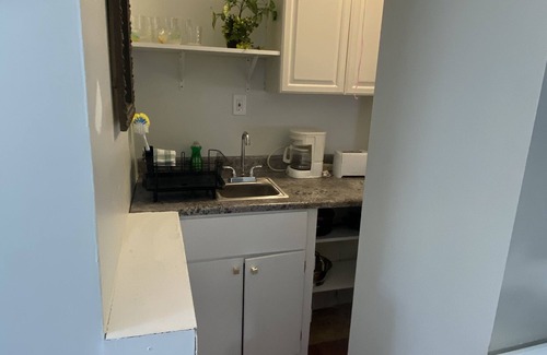 North Bellport Apartment | 2 bedroom apartment minutes away from Gambling, Bars, Restaurants, Water Park.