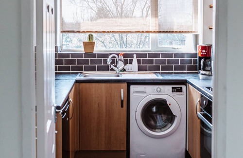 Weston by Wellend Apartment | 2 Bedroom Apartment near JLR, Coventry Airport and more