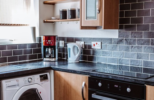 Weston by Wellend Apartment | 2 Bedroom Apartment near JLR, Coventry Airport and more