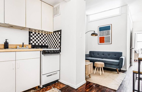 Garment District Apartment | 2-Bedroom Apartment Near NYC Icons!