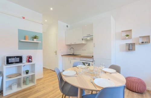 Roubaix Apartment | 2 bedroom apartment near tram, CHR + parking