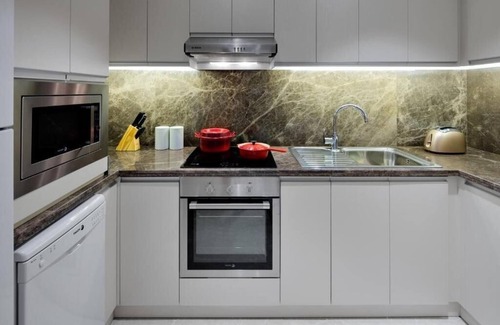 Deira Hotel | 2 Bedroom Apartment Near Gold Souk Metro BY E R