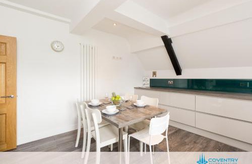 Coleshill Apartment | 2 Bedroom Apartment, NEC, HS2, BHX, JLR - Devereux House, Hosted By Coventry Accommodation