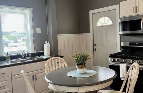 Lake Geneva Apartment | 2 Bedroom Apartment Walking distance to downtown Lake Geneva