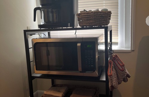 Lexington Apartment | 2-bedroom apartment with modern appeal in Lex! Mid Ohio close by!