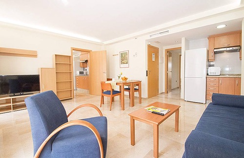Trinitat Apartment | 2 Bedroom apartment with balcony. VIV 12