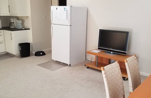 Bethesda Apartment | 2-bedroom apartment with WiFi, AC in amazing Bethesda