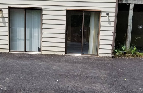 Bethesda Apartment | 2-bedroom apartment with WiFi, AC in amazing Bethesda