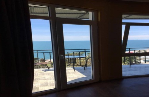 Makhinjauri Apartment | 2 Bedroom Apartment with a Beautiful View at the Ocean