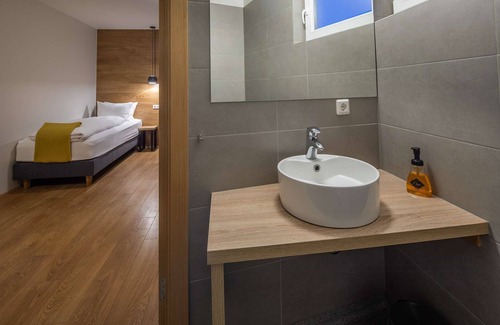 Hella House | 2 Bedroom Apartment with Hot Tub - Stracta Hotel Hella