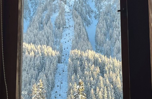 Argentiere Apartment | 2 bedroom apt, balcony facing Mont Blanc, very close to village & GM ski lift