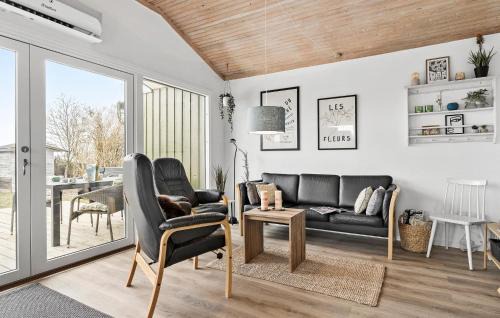 Skastrup Strand House | 2 Bedroom Awesome Home In Bogense