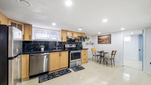 Topham Park Apartment | 2 bedroom + Bath in Eastyork
