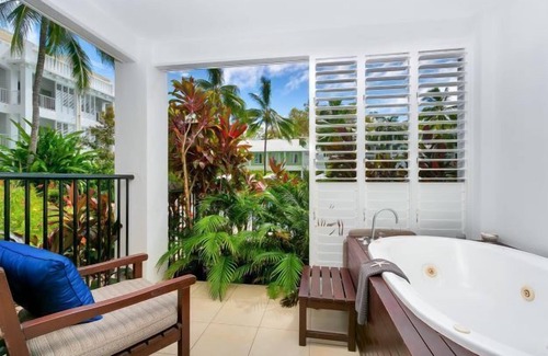 Palm Cove Apartment | 2 Bedroom Beach Club Lagoon Apartment Palm Cove