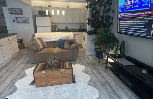 Queens House | 2 Bedroom Beach Paradise