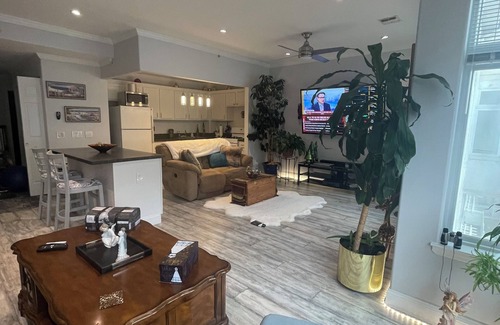 Queens House | 2 Bedroom Beach Paradise