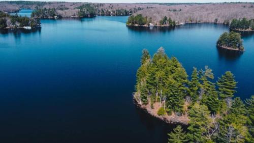 Seguin House | 2 Bedroom Beach Side Cottage On Muskoka Shores