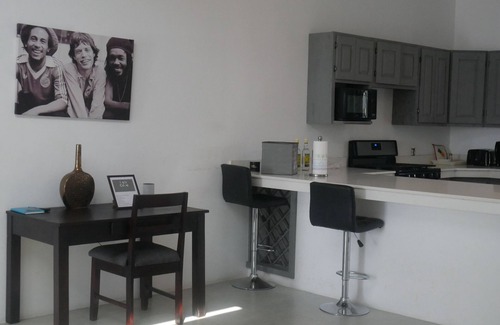 Whitehouse Villa | 2 Bedroom Beachfront Property in Westmoreland