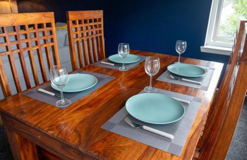 Motherwell Apartment | 2 Bedroom Beautiful Apartment in Motherwell