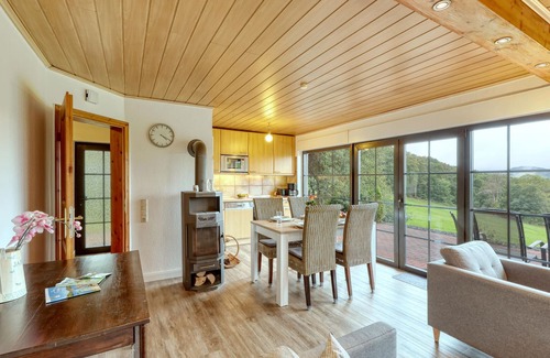 Daun House | 2 bedroom beautiful home in Daun
