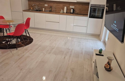 Mali Radic House | 2-bedroom building in charming Bihać with WiFi, AC. Book now