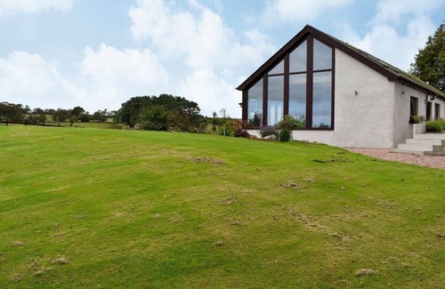 Milltimber House | 2 Bedroom bungalow Aberdeen within the beautiful countryside.