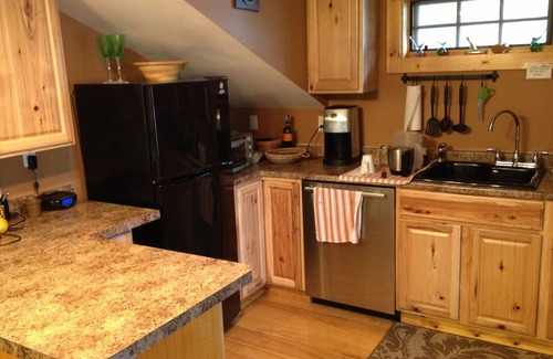 Northwest Ithaca Cabin | 2 Bedroom Cabin on Cayuga Lake 1 Mile from Ithaca
