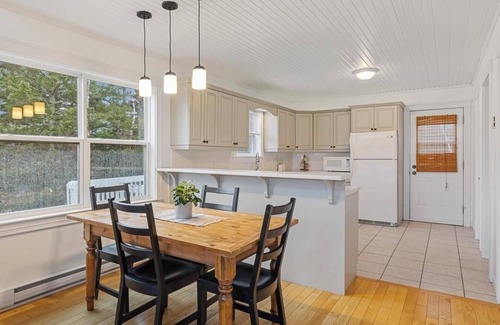 Found Mills Cottage | 2 Bedroom Chalet on the Stanley River