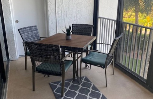 Fort Pierce Condo | 2-bedroom condo, Ocean village Hutchinson Island,Golf, Tennis, Fitness rm, Tiki