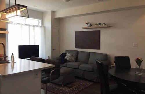 Beamsville Condo | 2-bedroom condo w/parking in Niagara wine country