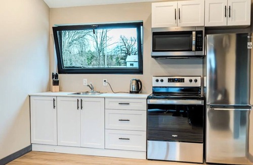 Harwood Cabin | 2 Bedroom Cottage #6: Willow Bay