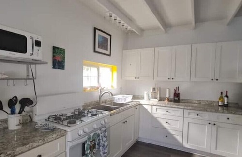 Creek House | 2 bedroom Cottage by the Sea