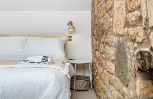 Newbattle House | 2 Bedroom Cottage-Free Parking