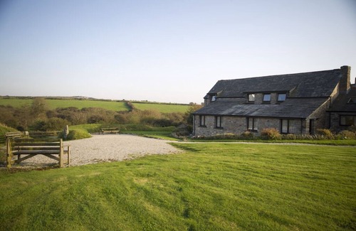 Saint Breward Cottage | 2 Bedroom cottage on Bodmin Moor with views of lakes and moorland