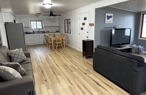 Wauksaukee Cottage | 2 bedroom cottage