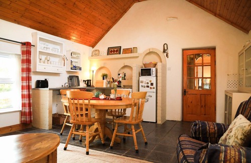 County Cavan Cottage | 2 Bedroom Cottage Wisteria Cottage in Ballyconnell