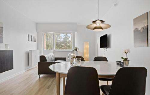 Randers Apartment | 2 Bedroom Cozy Apartment In Randers Sv