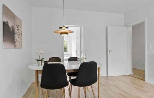 Randers Apartment | 2 Bedroom Cozy Apartment In Randers Sv