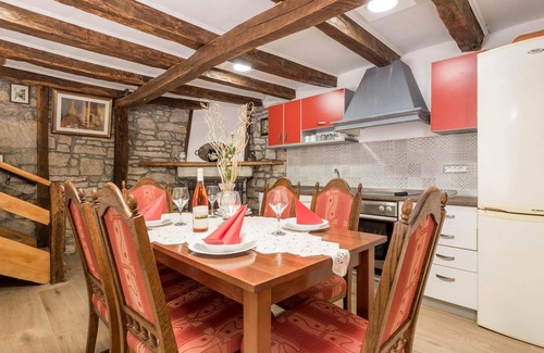 Jurdani House | 2 bedroom cozy home in Jurdani
