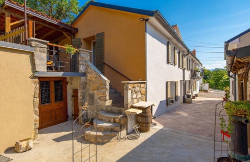 Jurdani House | 2 bedroom cozy home in Jurdani