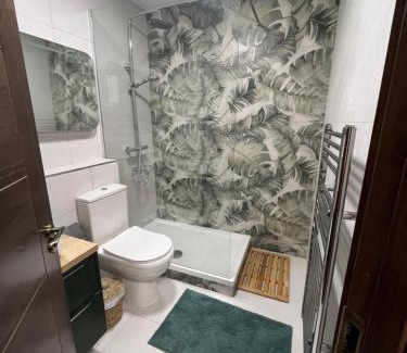Galway City Centre Apartment | 2 bedroom deluxe Galway city centre apartment location location