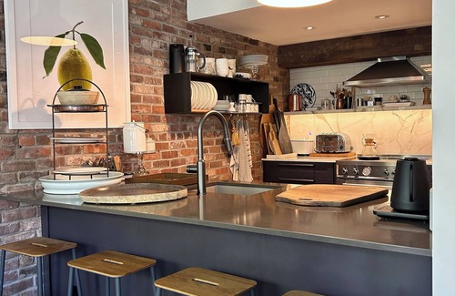 Ukrainian Village Condo | 2-bedroom designer condo in NYC's East Village