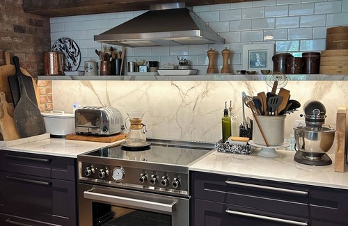 Ukrainian Village Condo | 2-bedroom designer condo in NYC's East Village