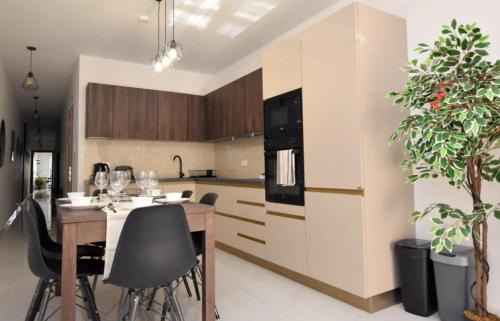 Msida Apartment | 2 bedroom Flat close to Valletta & Sliema - Orion 1