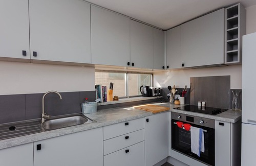 North Richmond Apartment | 2 Bedroom Flat with Stunning Richmond Views
